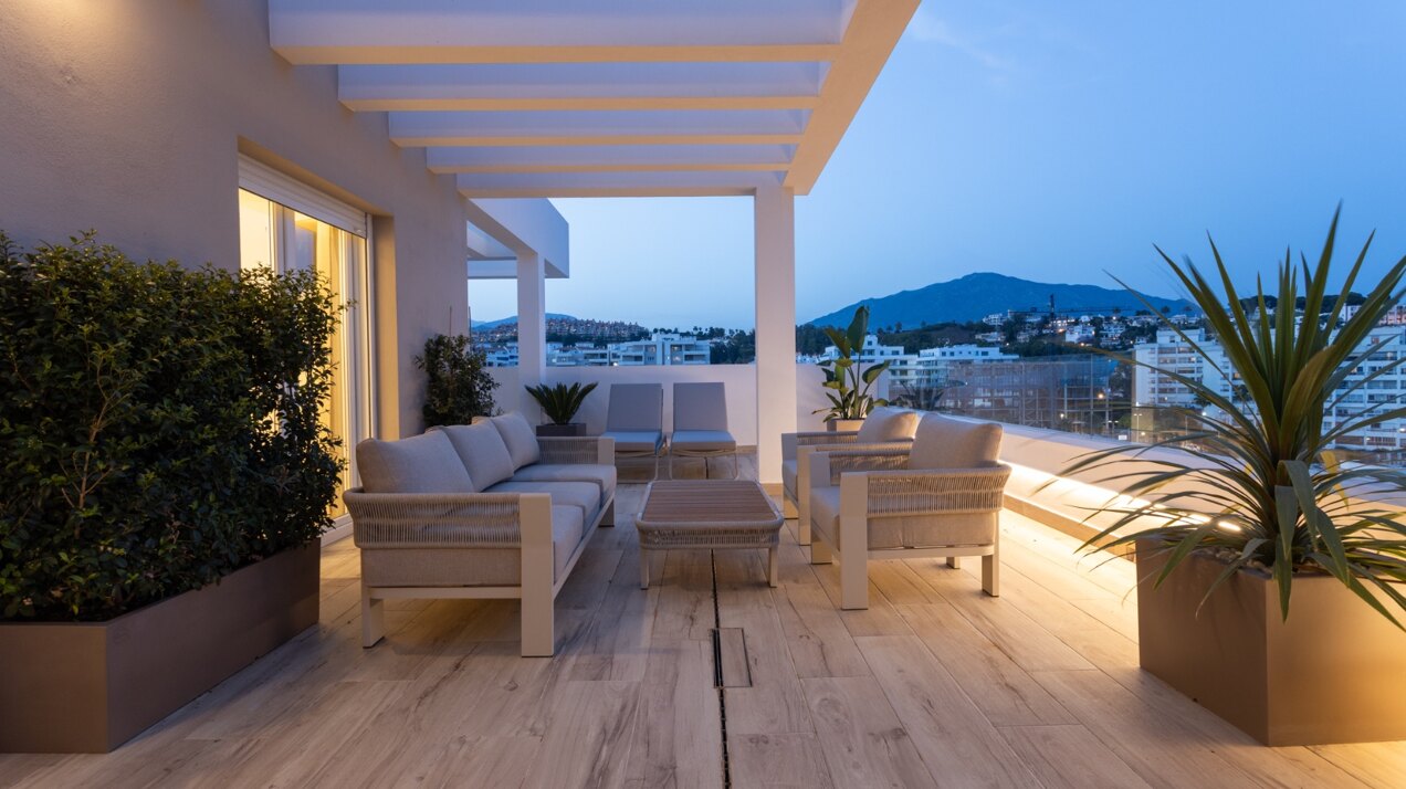 Refined coastal living at its finest in this penthouse