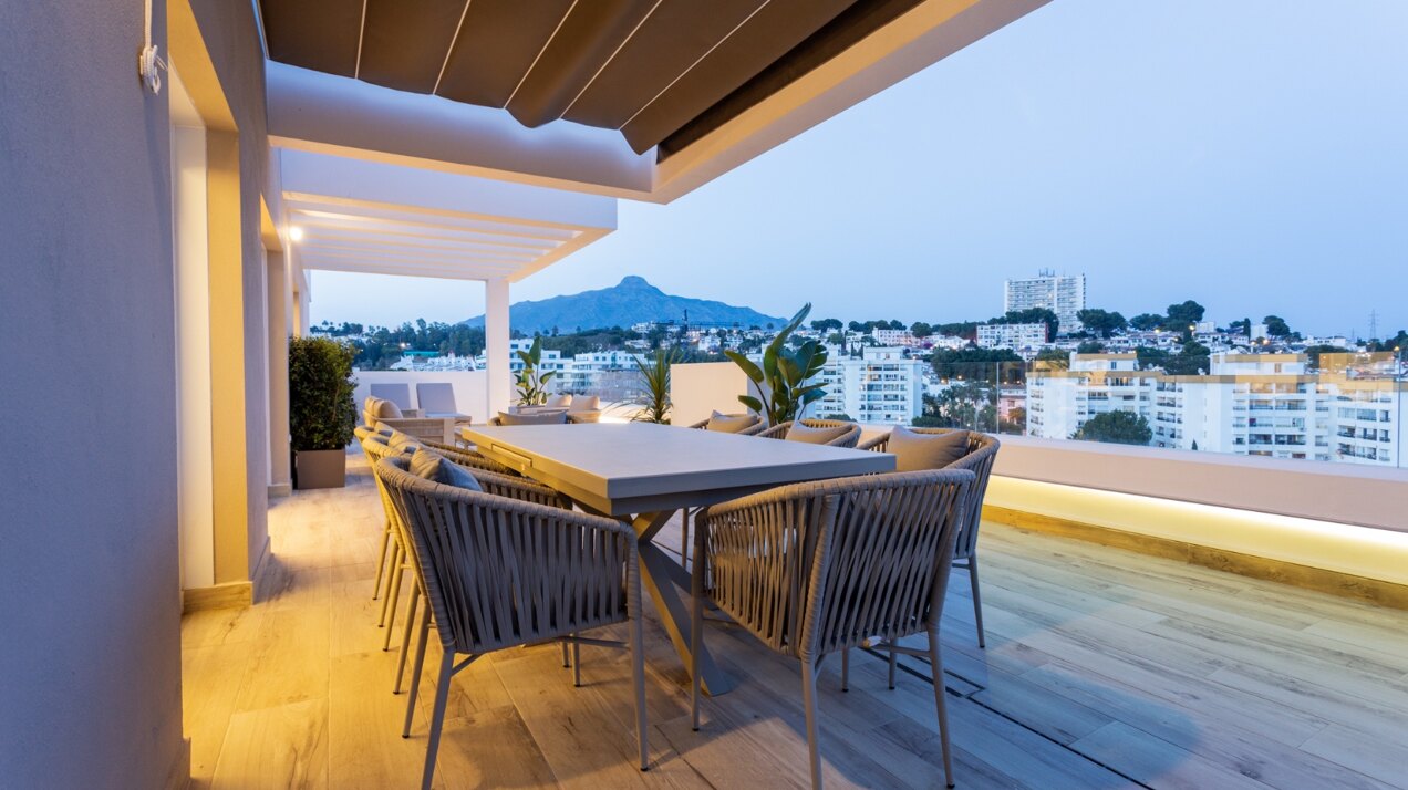 Refined coastal living at its finest in this penthouse