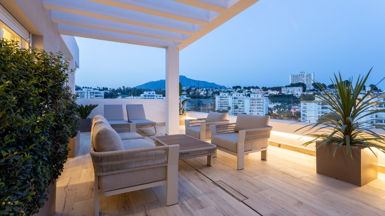 Refined coastal living at its finest in this penthouse