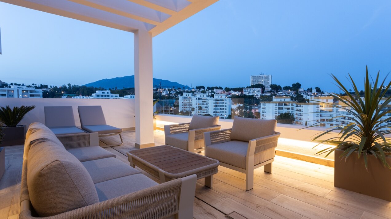 Refined coastal living at its finest in this penthouse