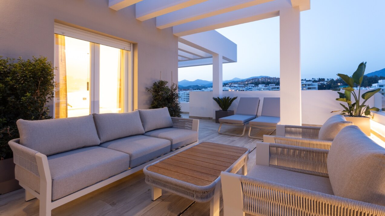 Refined coastal living at its finest in this penthouse