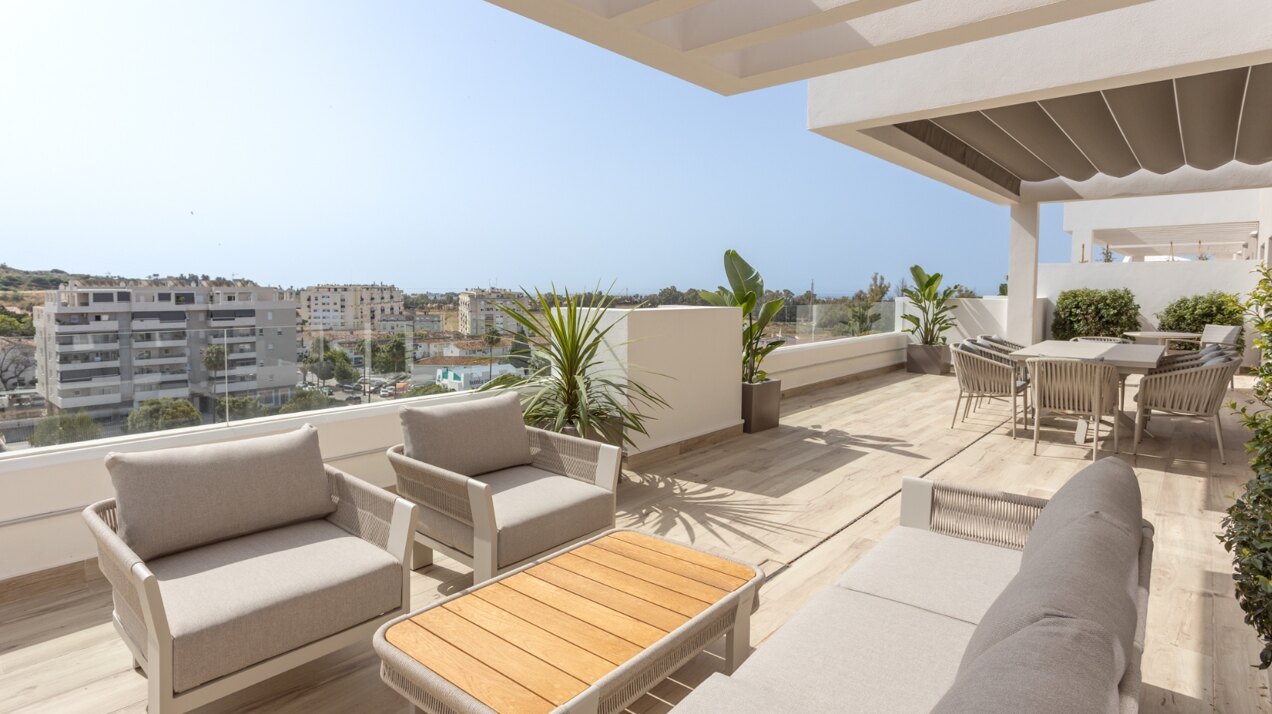 Refined coastal living at its finest in this penthouse