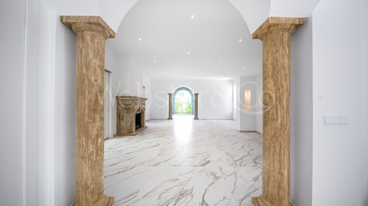 Villa Roma - Classical Elegance in Los Monteros