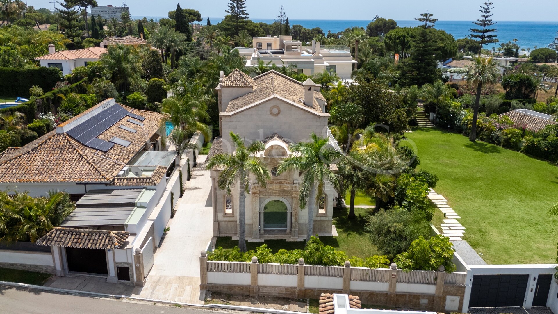 Villa Roma - Classical Elegance in Los Monteros