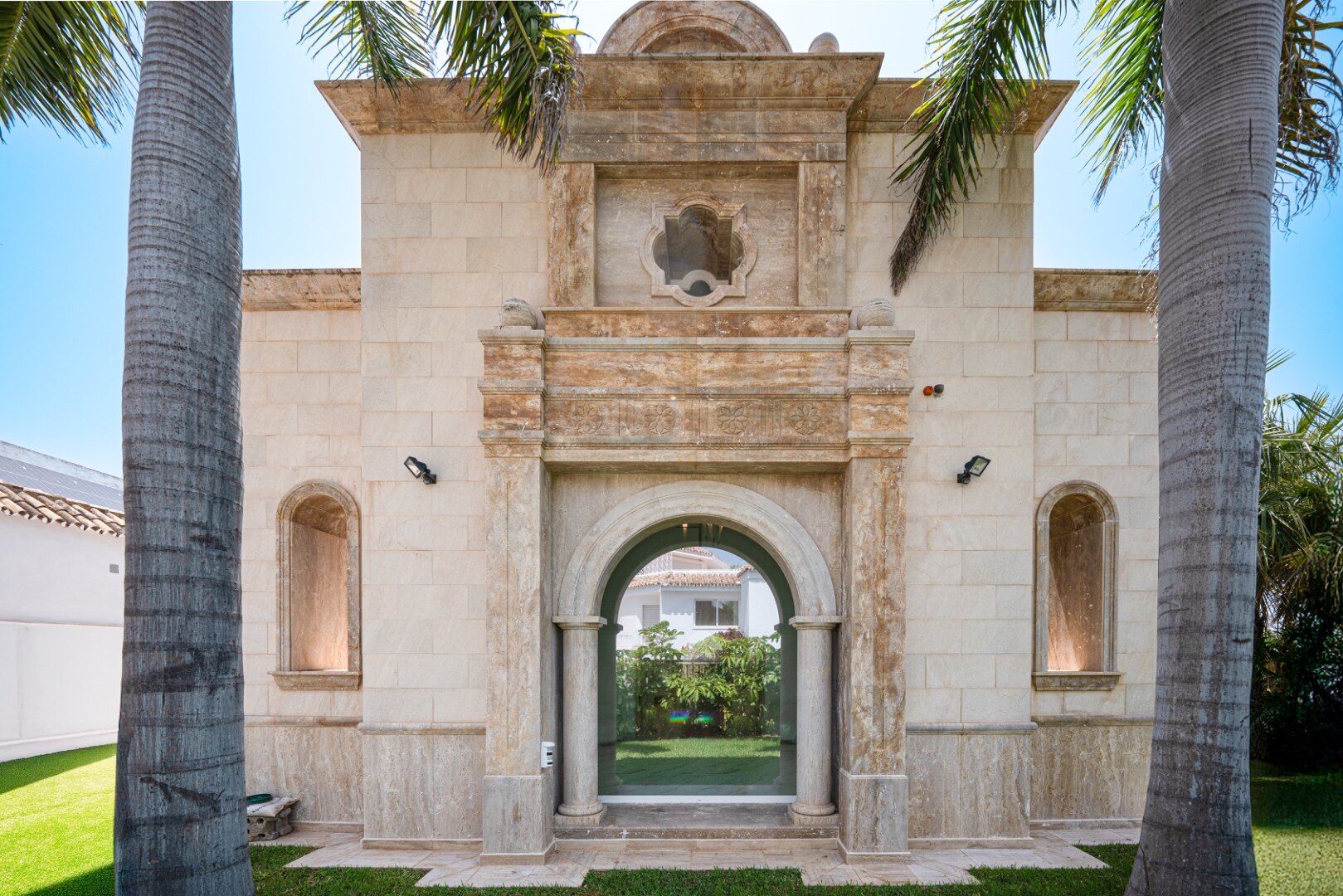 Una obra maestra junto al mar de arte, arquitectura y lujo