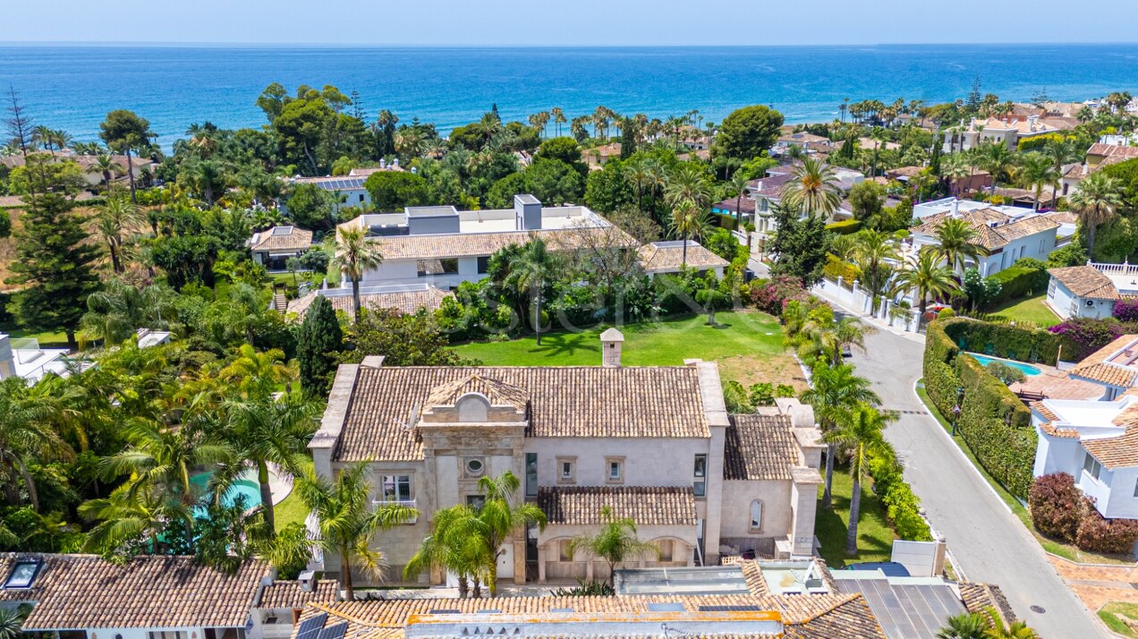 Villa Roma - Classical Elegance in Los Monteros