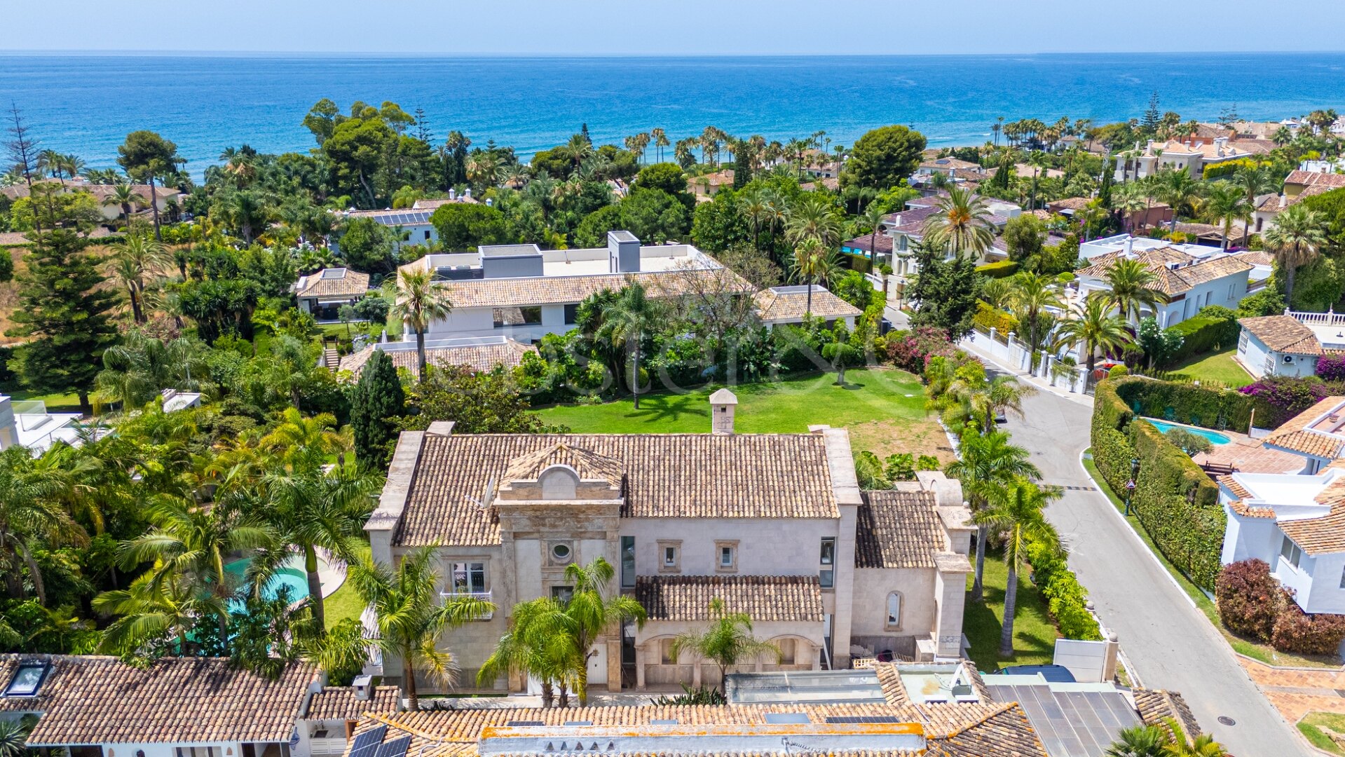 Villa Roma - Classical Elegance in Los Monteros