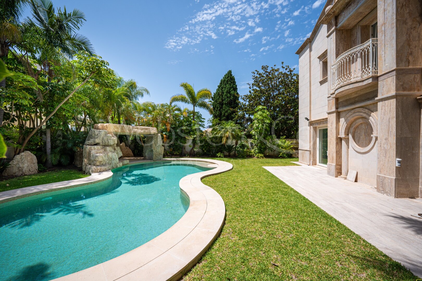 Villa Roma - Classical Elegance in Los Monteros