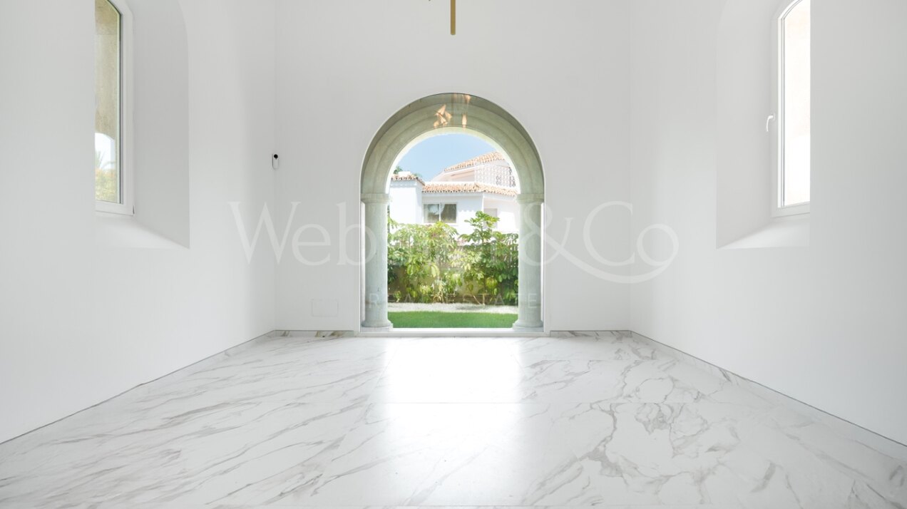 Villa Roma - Classical Elegance in Los Monteros