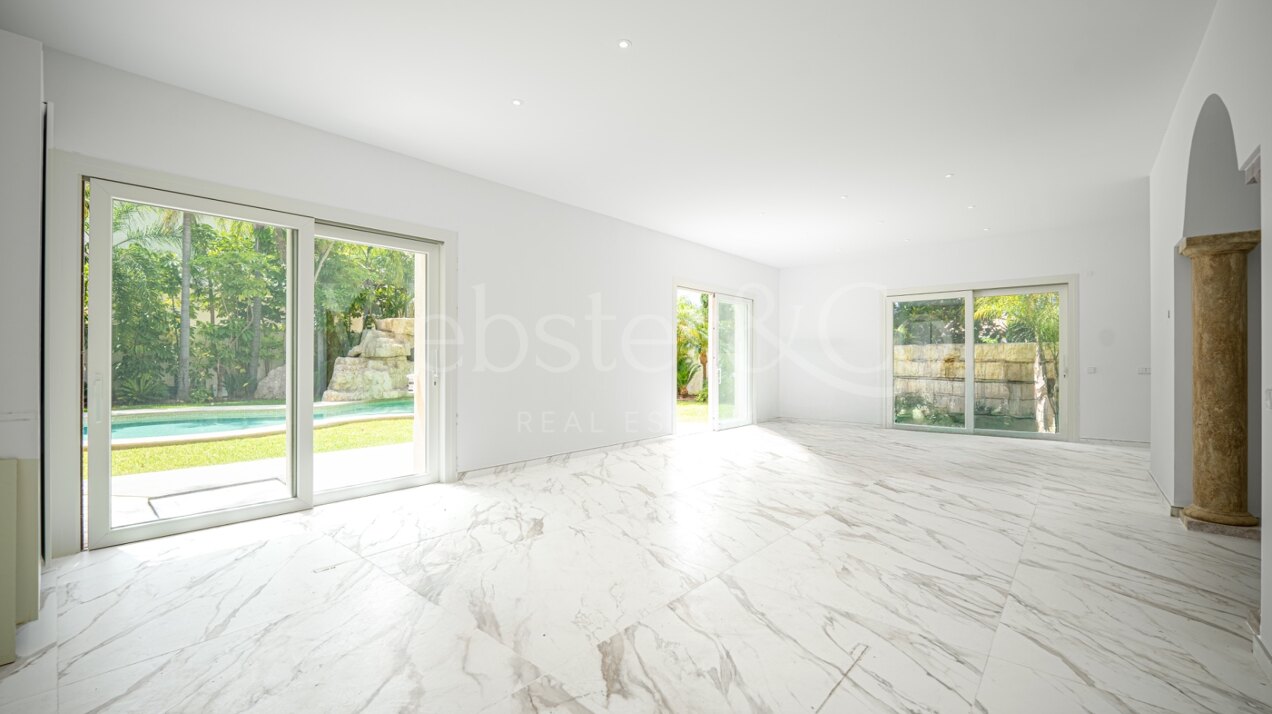 Villa Roma - Classical Elegance in Los Monteros