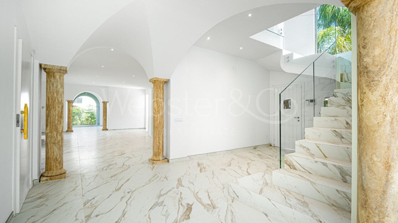 Villa Roma - Classical Elegance in Los Monteros