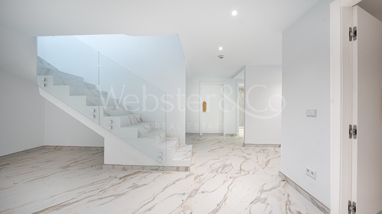 Villa Roma - Classical Elegance in Los Monteros