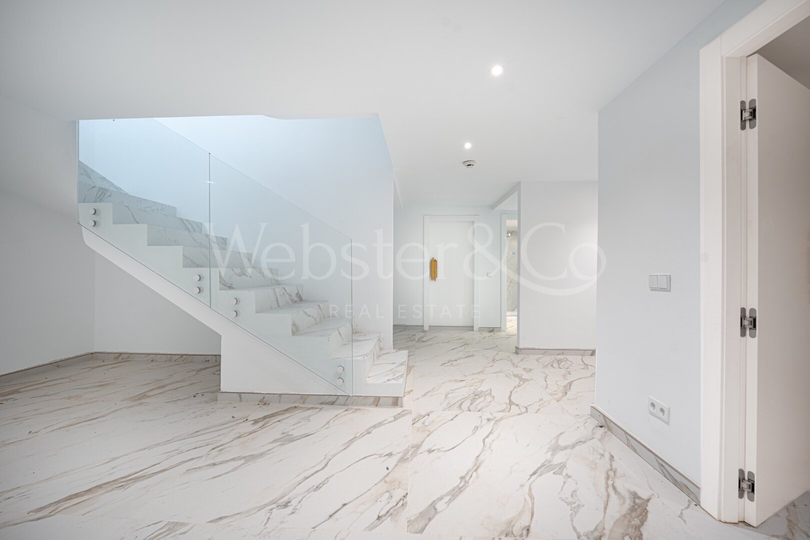 Villa Roma - Classical Elegance in Los Monteros