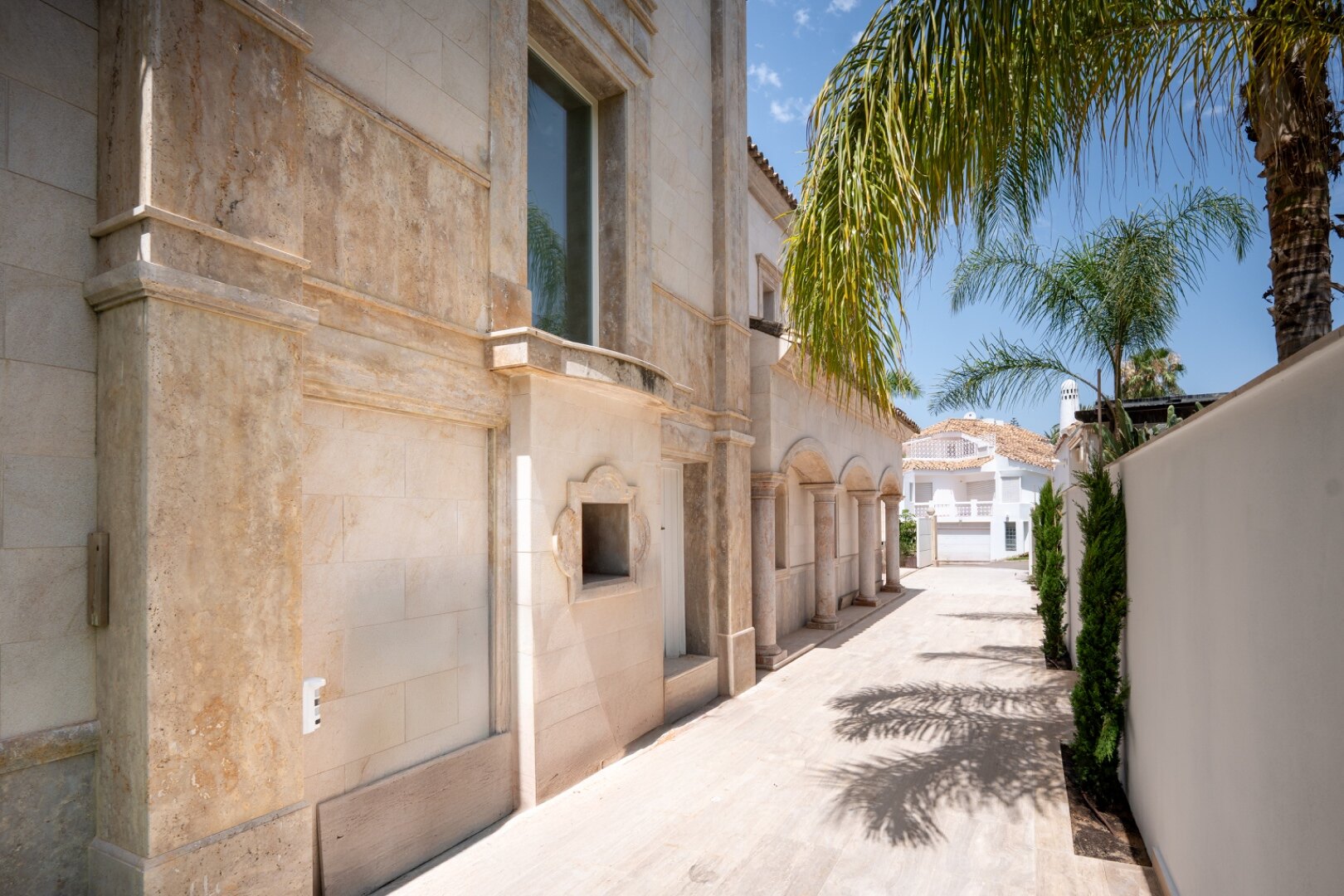 Una obra maestra junto al mar de arte, arquitectura y lujo