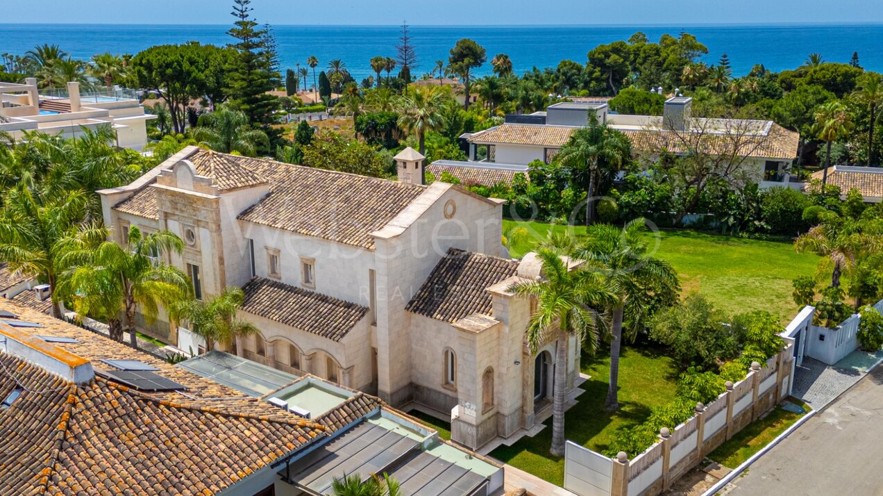 Villa Roma - Classical Elegance in Los Monteros
