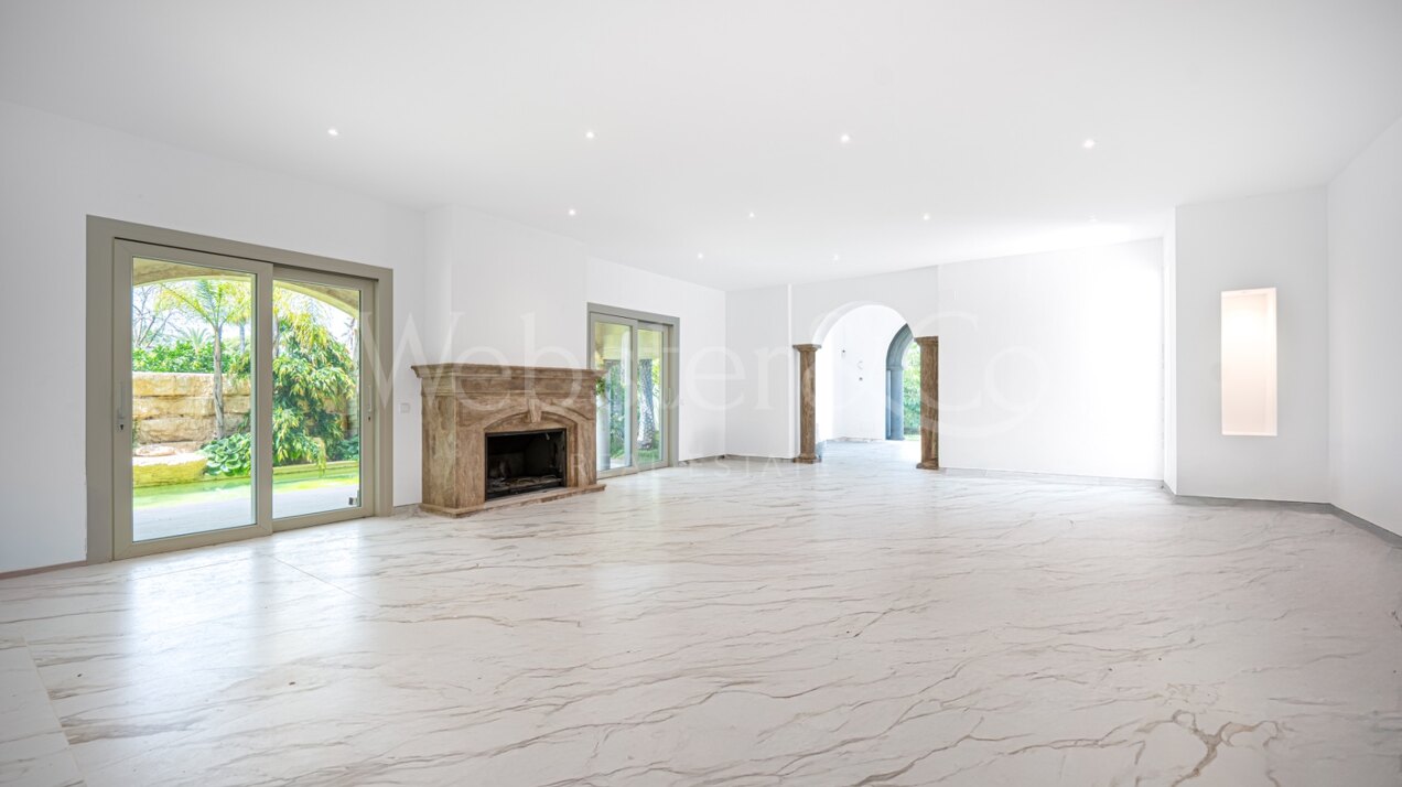 Villa Roma - Classical Elegance in Los Monteros