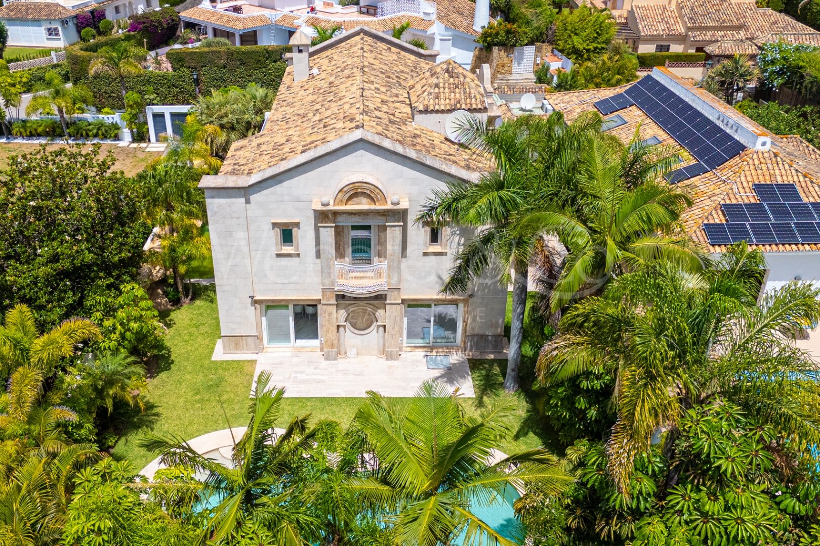 Villa Roma - Classical Elegance in Los Monteros