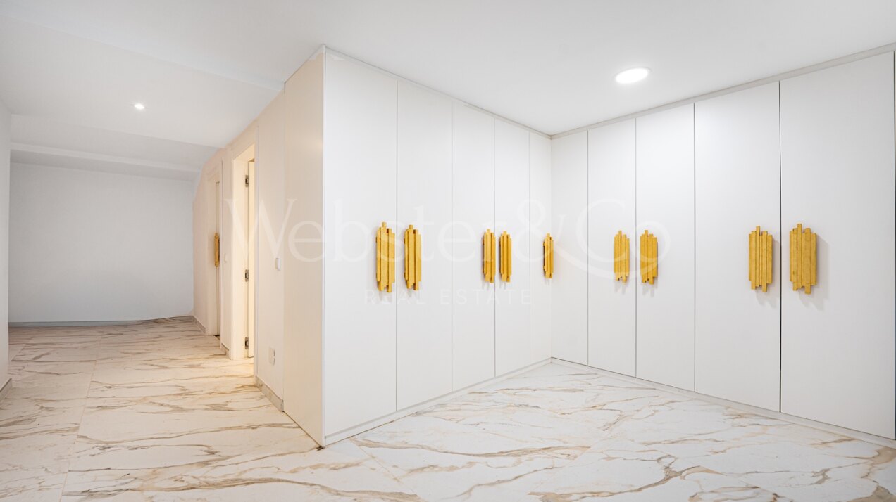 Villa Roma - Classical Elegance in Los Monteros