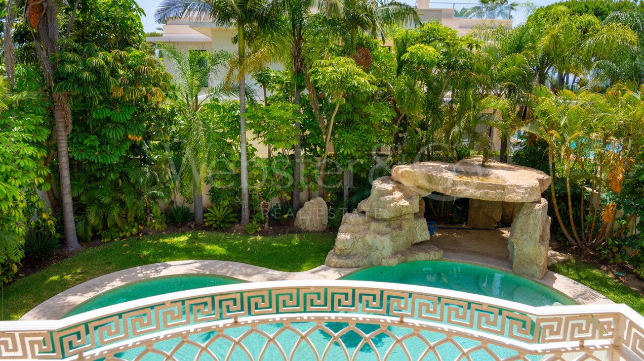 Villa Roma - Classical Elegance in Los Monteros