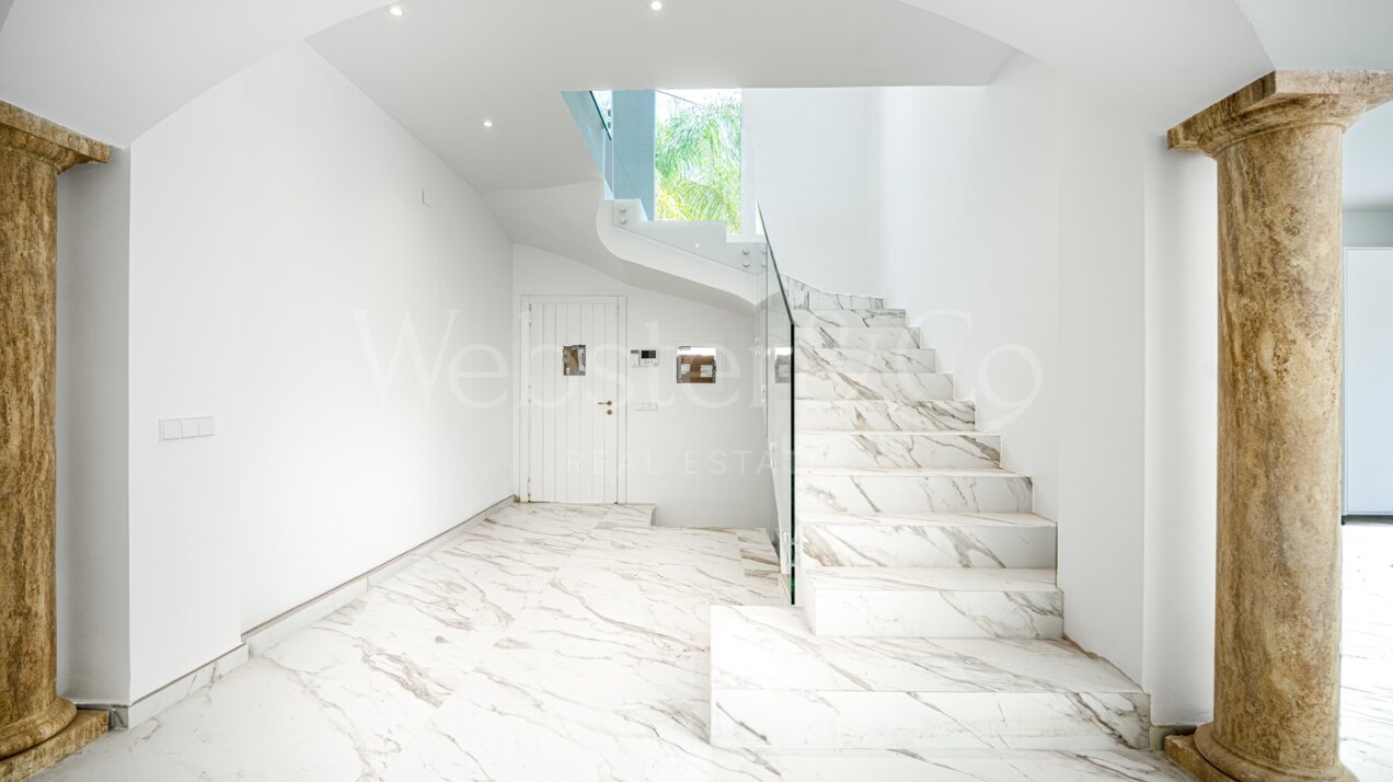 Villa Roma - Classical Elegance in Los Monteros