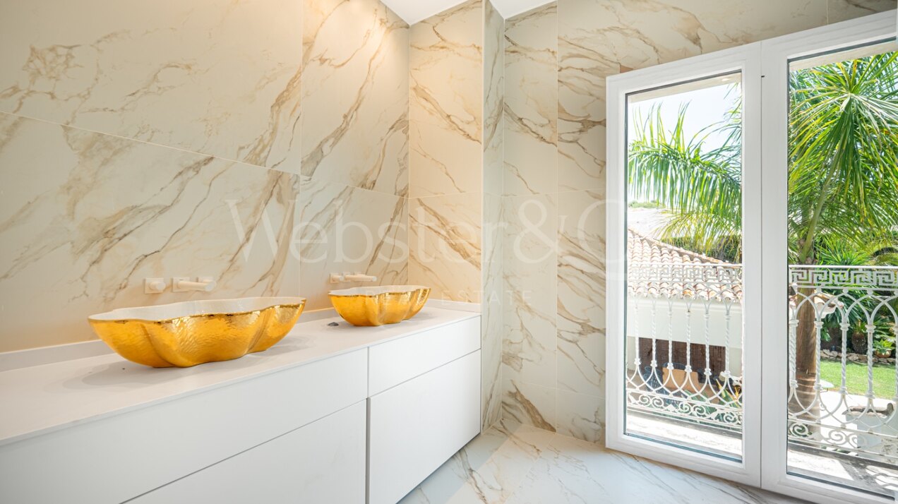 Villa Roma - Classical Elegance in Los Monteros