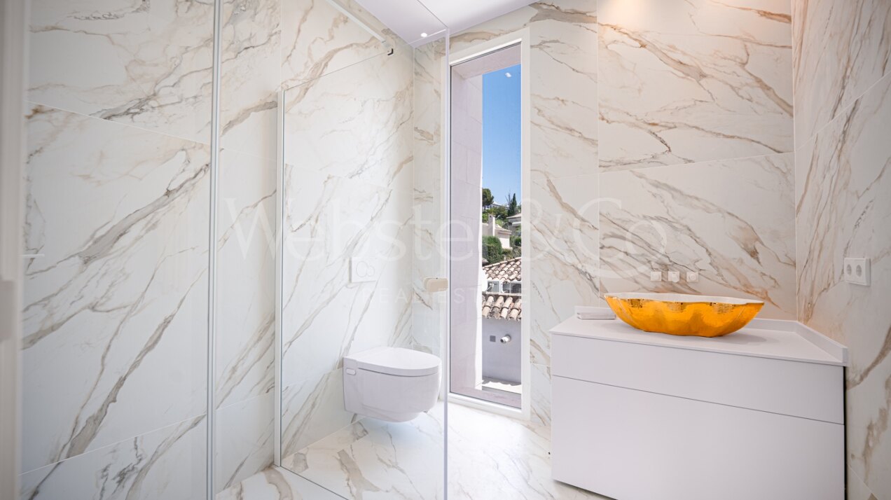 Villa Roma - Classical Elegance in Los Monteros