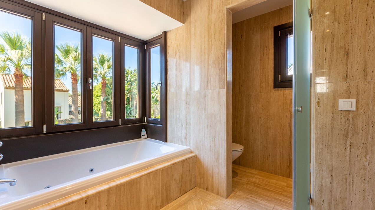 Elegant and refined, this 6 bed villa offers unparalleled luxury together with peace and privacy