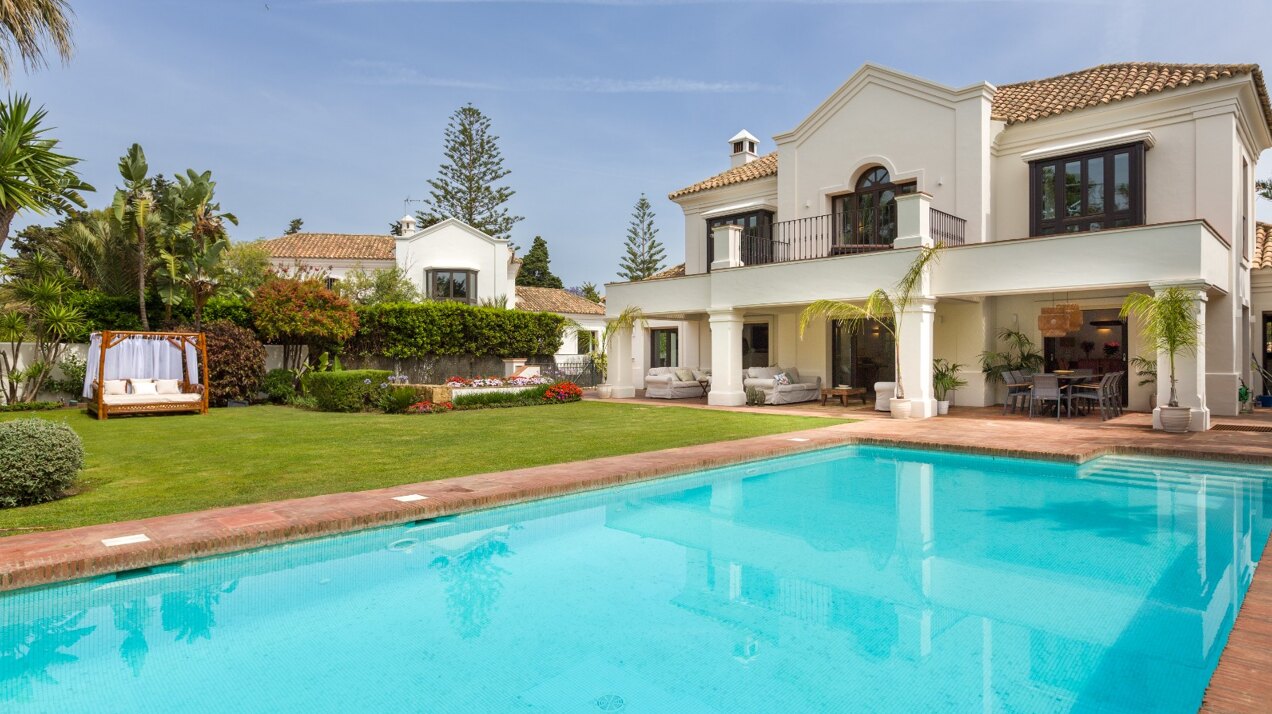 Elegant and refined, this 6 bed villa offers unparalleled luxury together with peace and privacy
