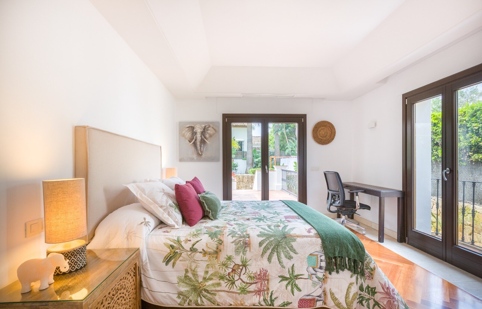 Elegant and refined, this 6 bed villa offers unparalleled luxury together with peace and privacy