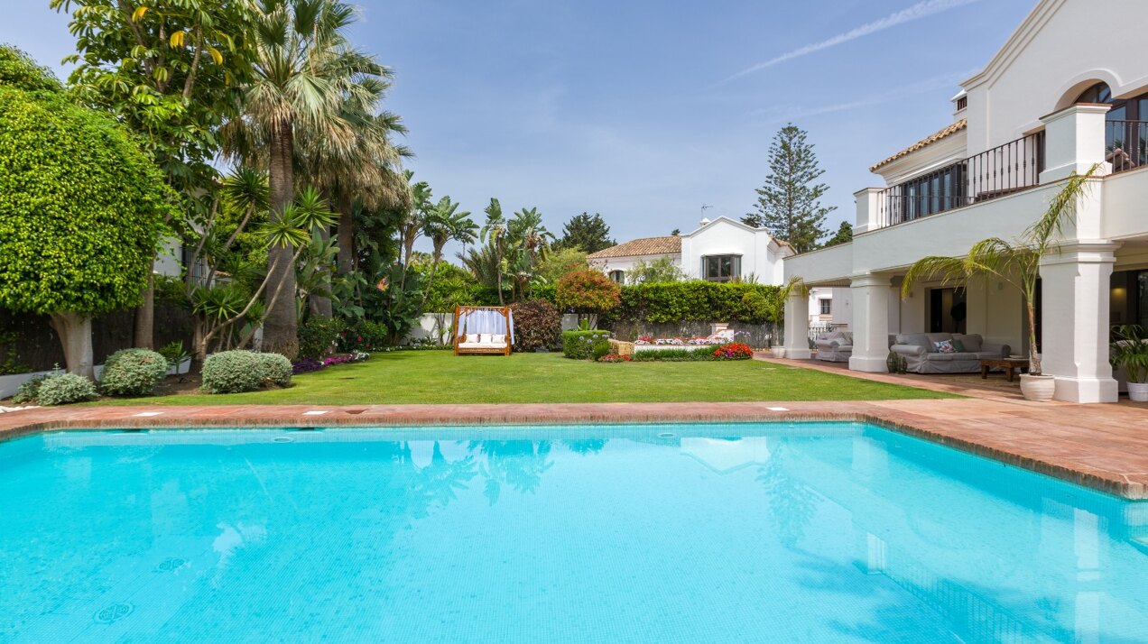 Elegant and refined, this 6 bed villa offers unparalleled luxury together with peace and privacy