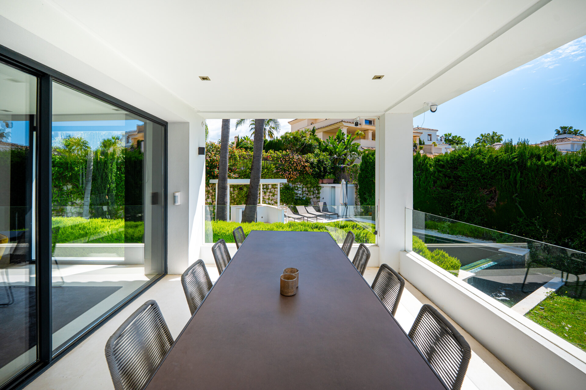 Recently renovated 5 bed villa in Nueva Andalucia epitomises elegance, grace and stunning views