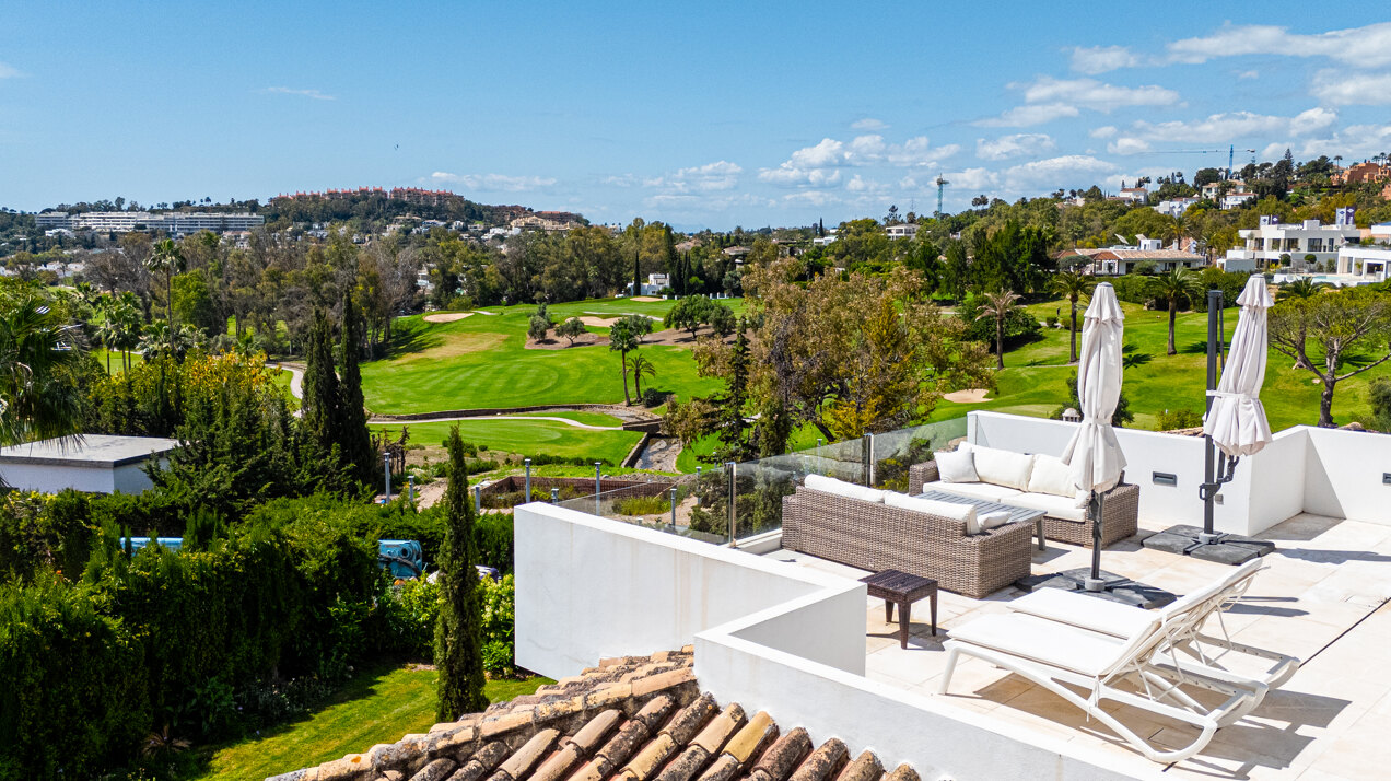 Recently renovated 5 bed villa in Nueva Andalucia epitomises elegance, grace and stunning views