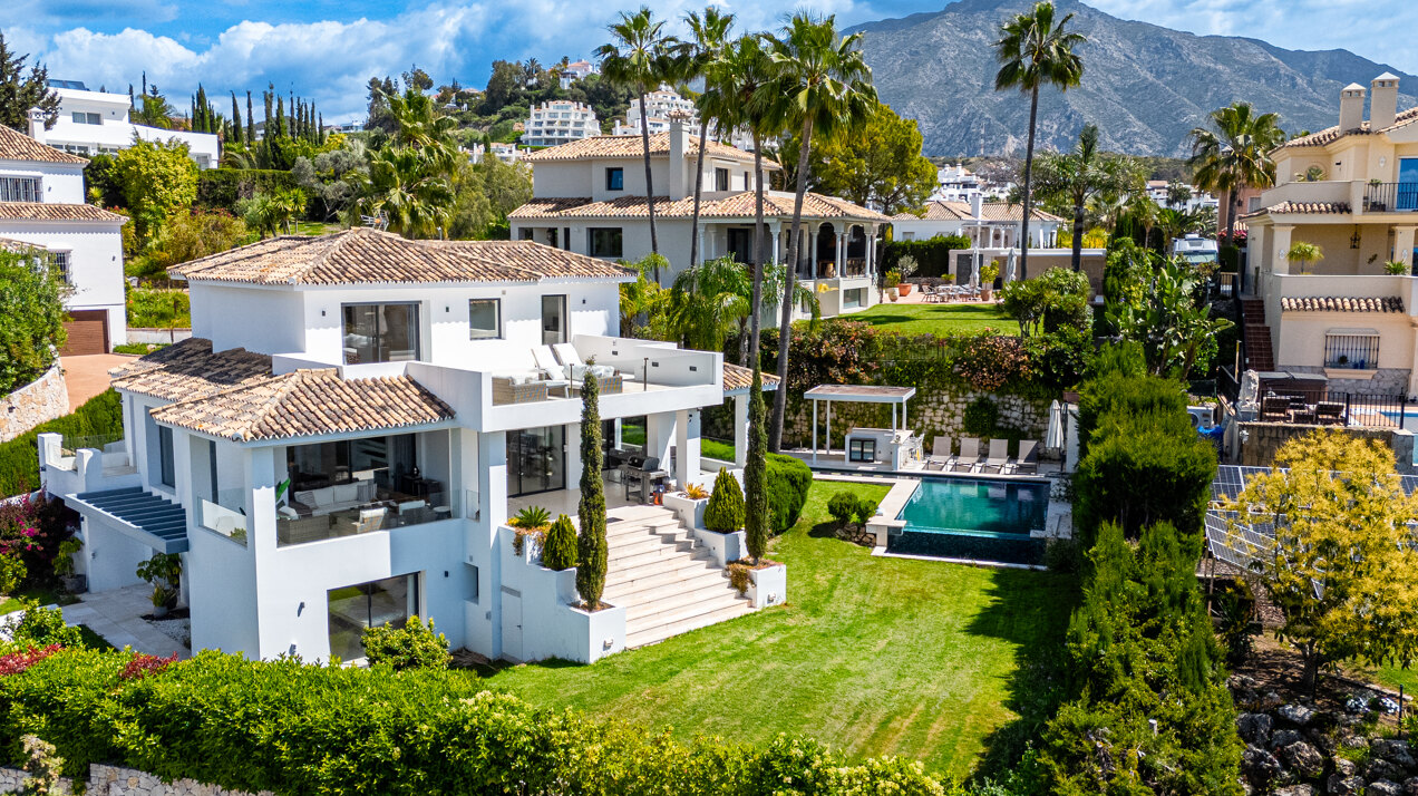 Recently renovated 5 bed villa in Nueva Andalucia epitomises elegance, grace and stunning views