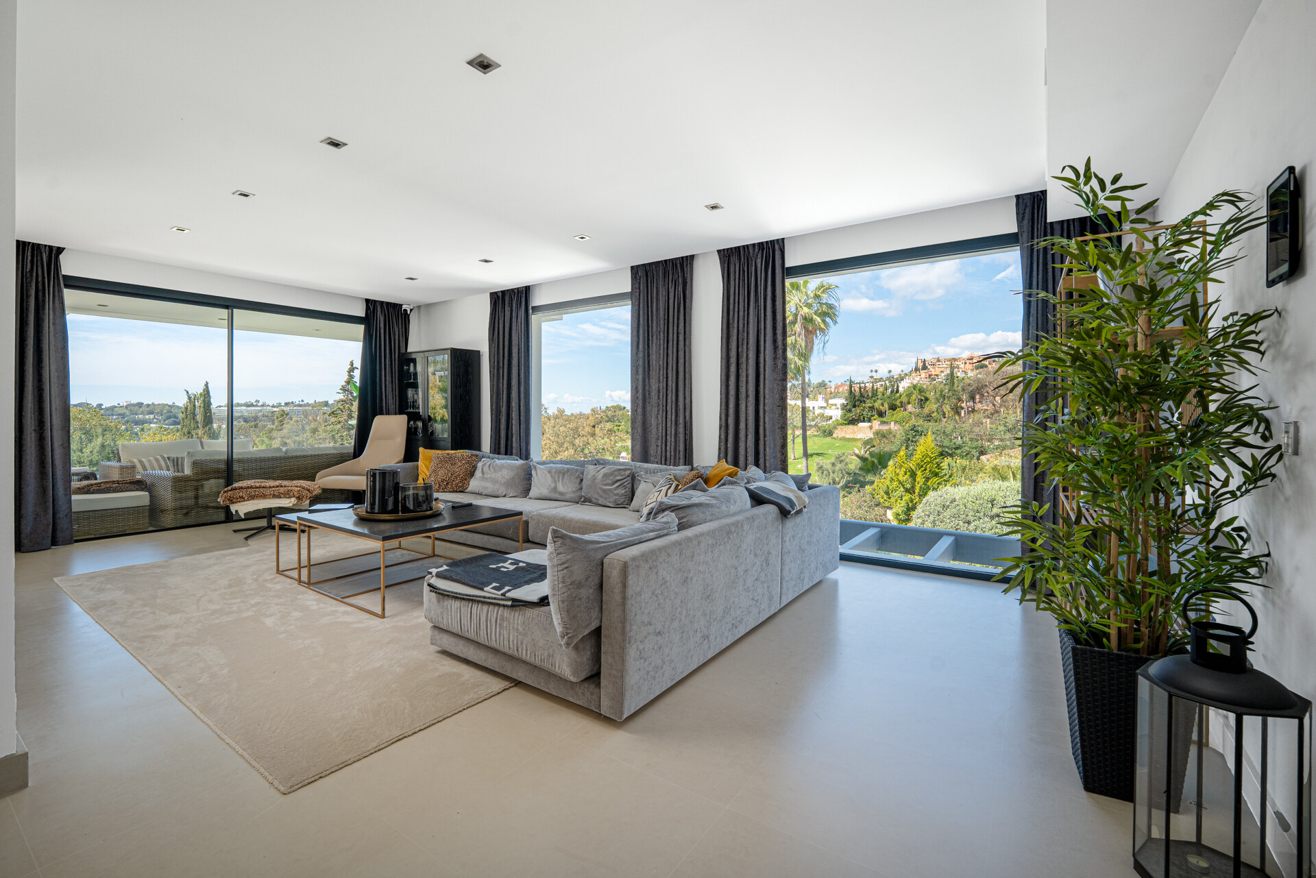 Recently renovated 5 bed villa in Nueva Andalucia epitomises elegance, grace and stunning views