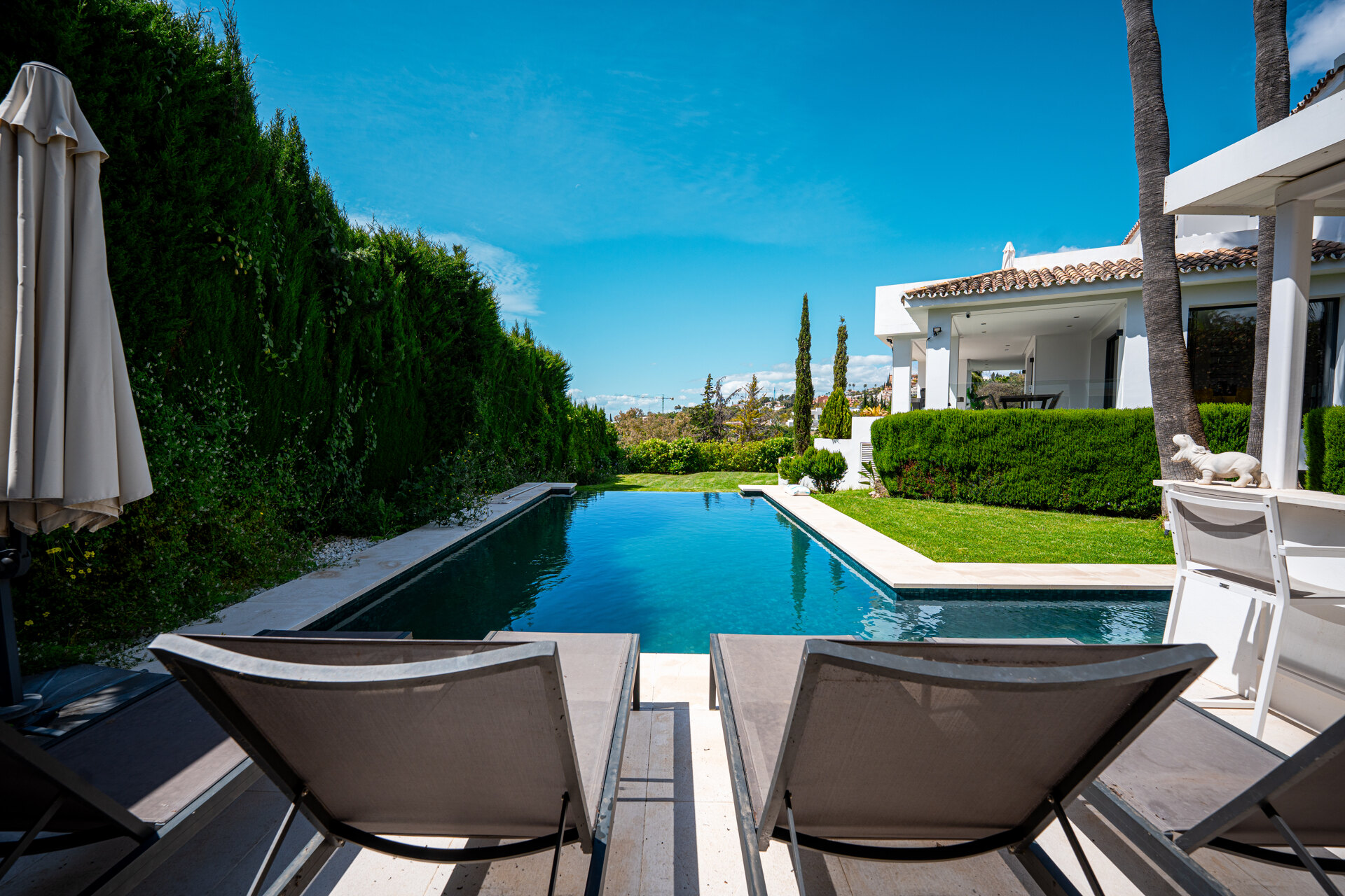 Recently renovated 5 bed villa in Nueva Andalucia epitomises elegance, grace and stunning views