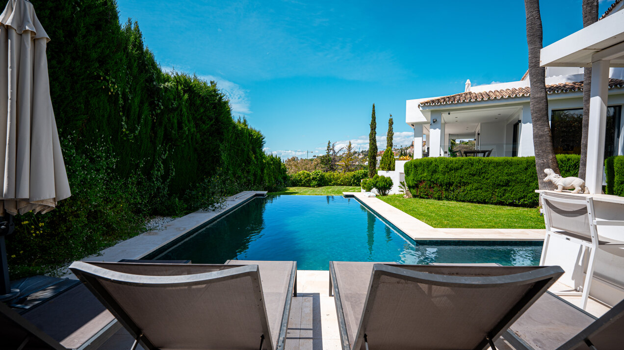 Recently renovated 5 bed villa in Nueva Andalucia epitomises elegance, grace and stunning views