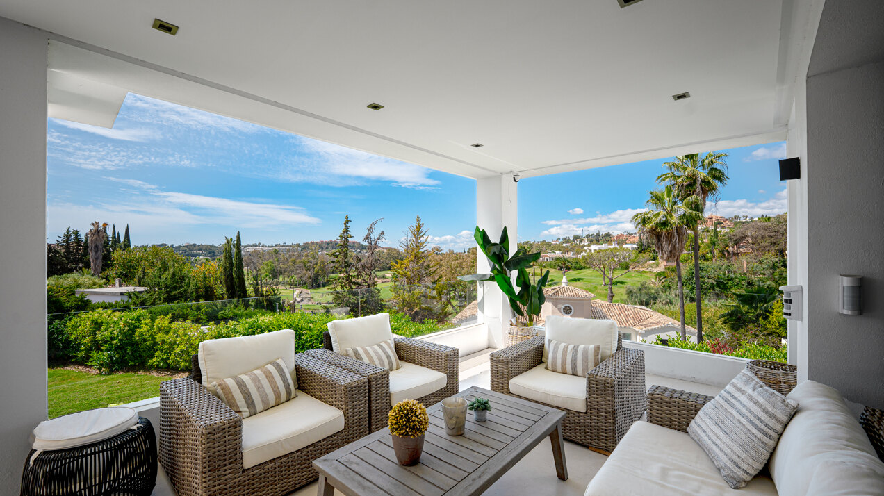 Recently renovated 5 bed villa in Nueva Andalucia epitomises elegance, grace and stunning views