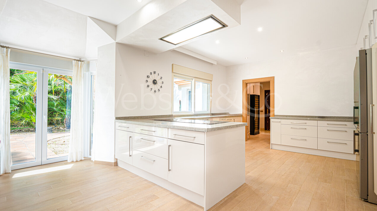 Villa Clara - Golf Front Home in Guadalmina Baja