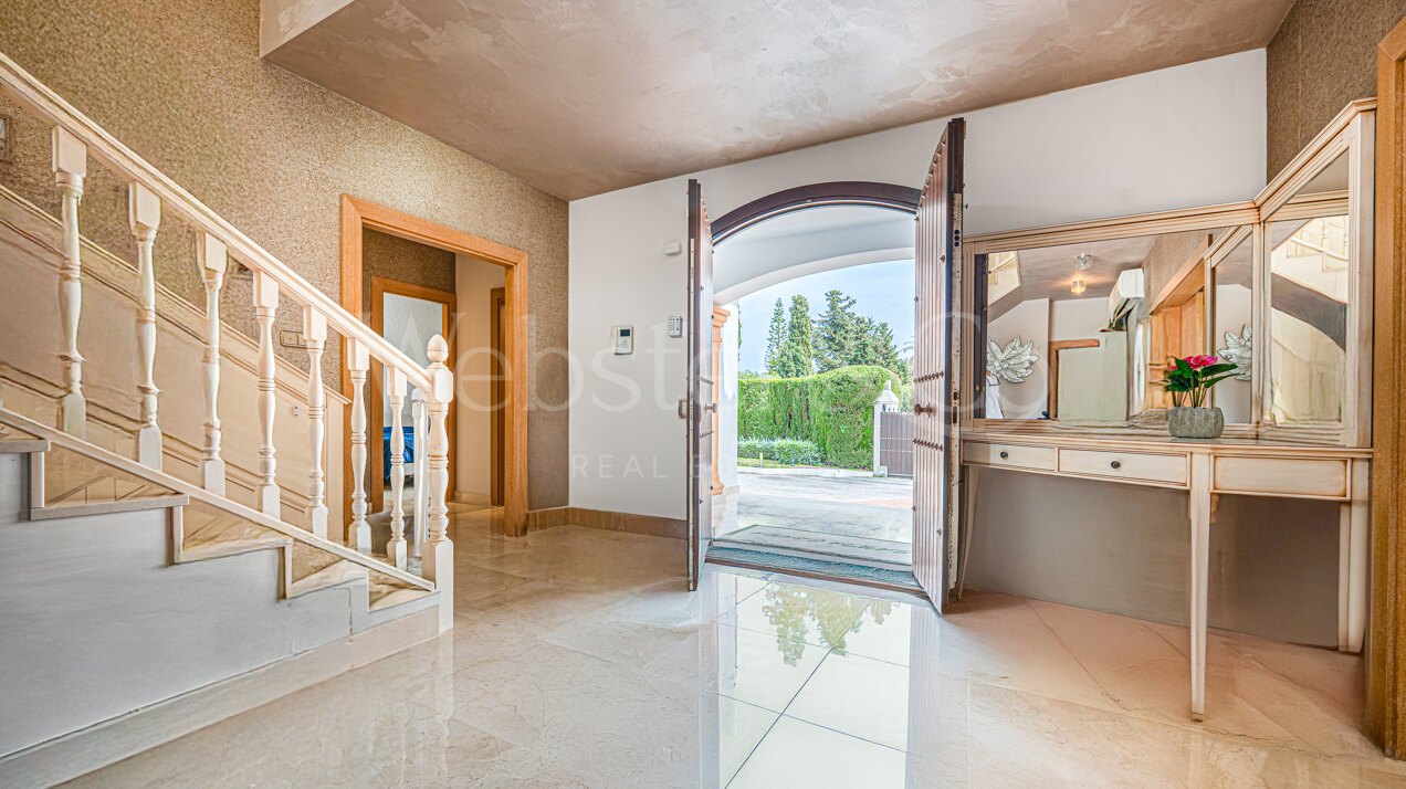 Villa Clara - Golf Front Home in Guadalmina Baja