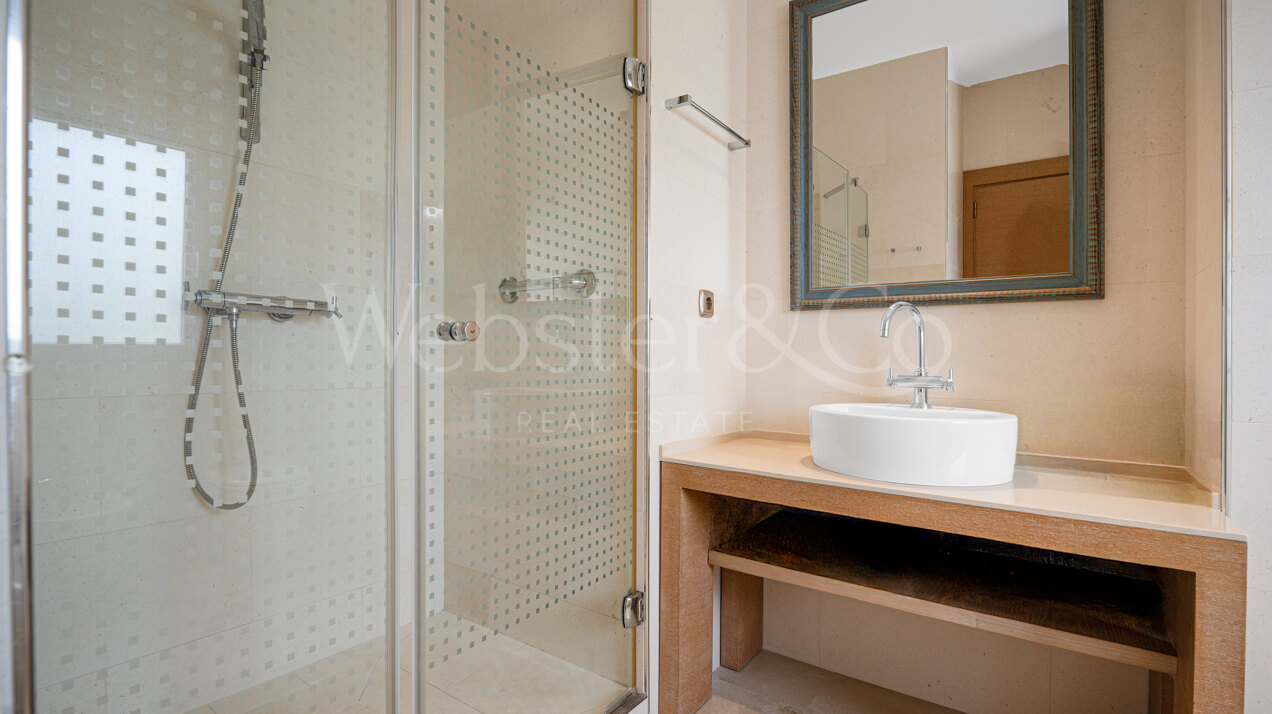 Villa Clara - Golf Front Home in Guadalmina Baja