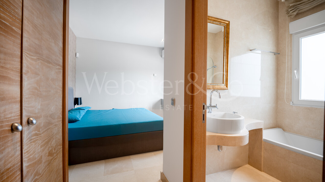 Villa Clara - Golf Front Home in Guadalmina Baja