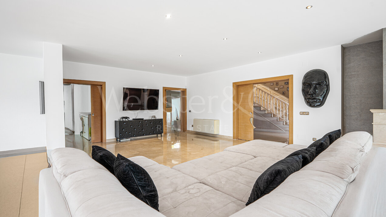 Villa Clara - Golf Front Home in Guadalmina Baja