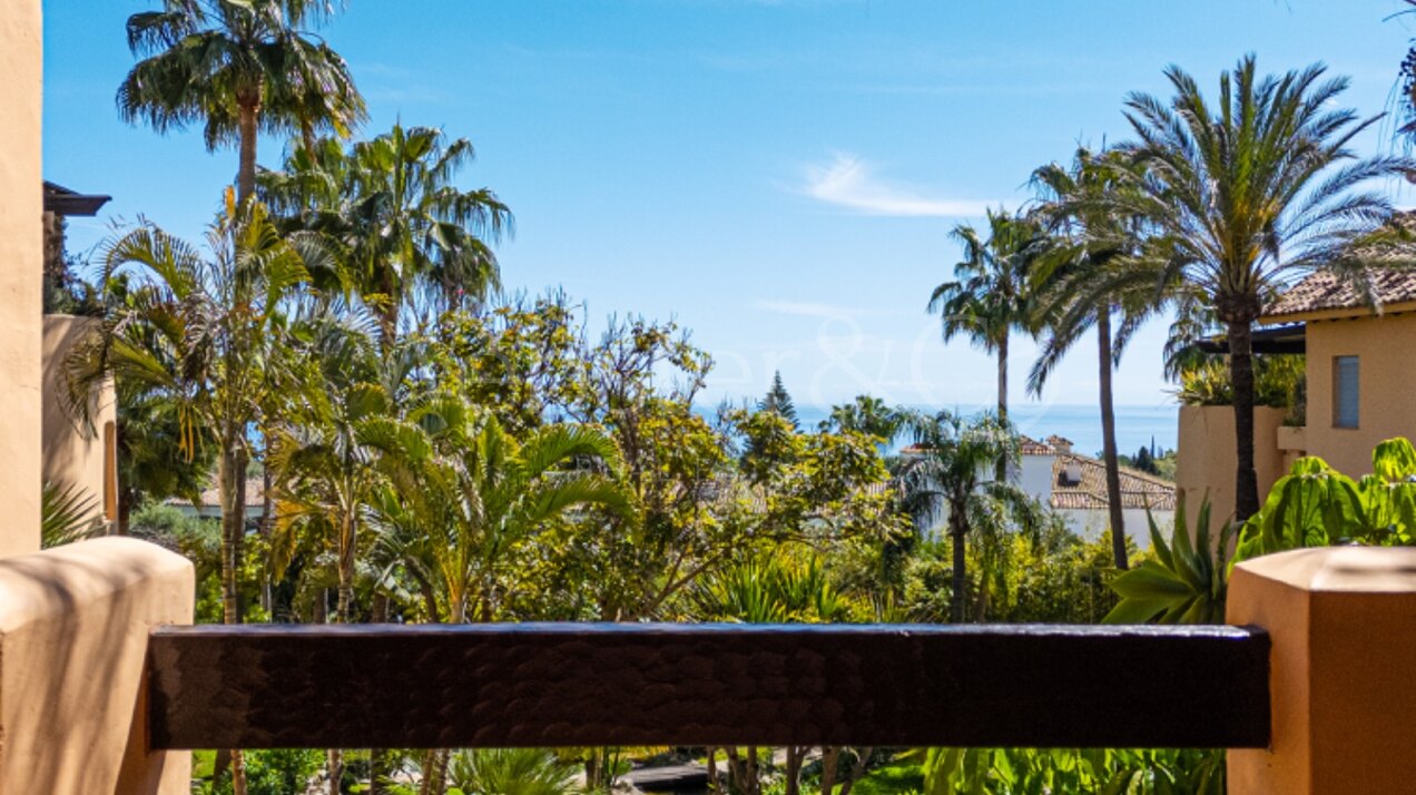 Apartment Mansion Club - Golden Mile Oasis