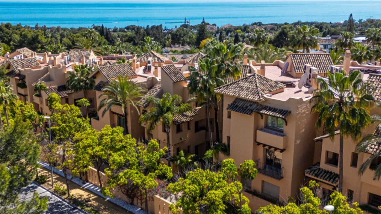 Gloriously sunny & spacious, this 3 bed apartment on the Golden Mile will dazzle and delight