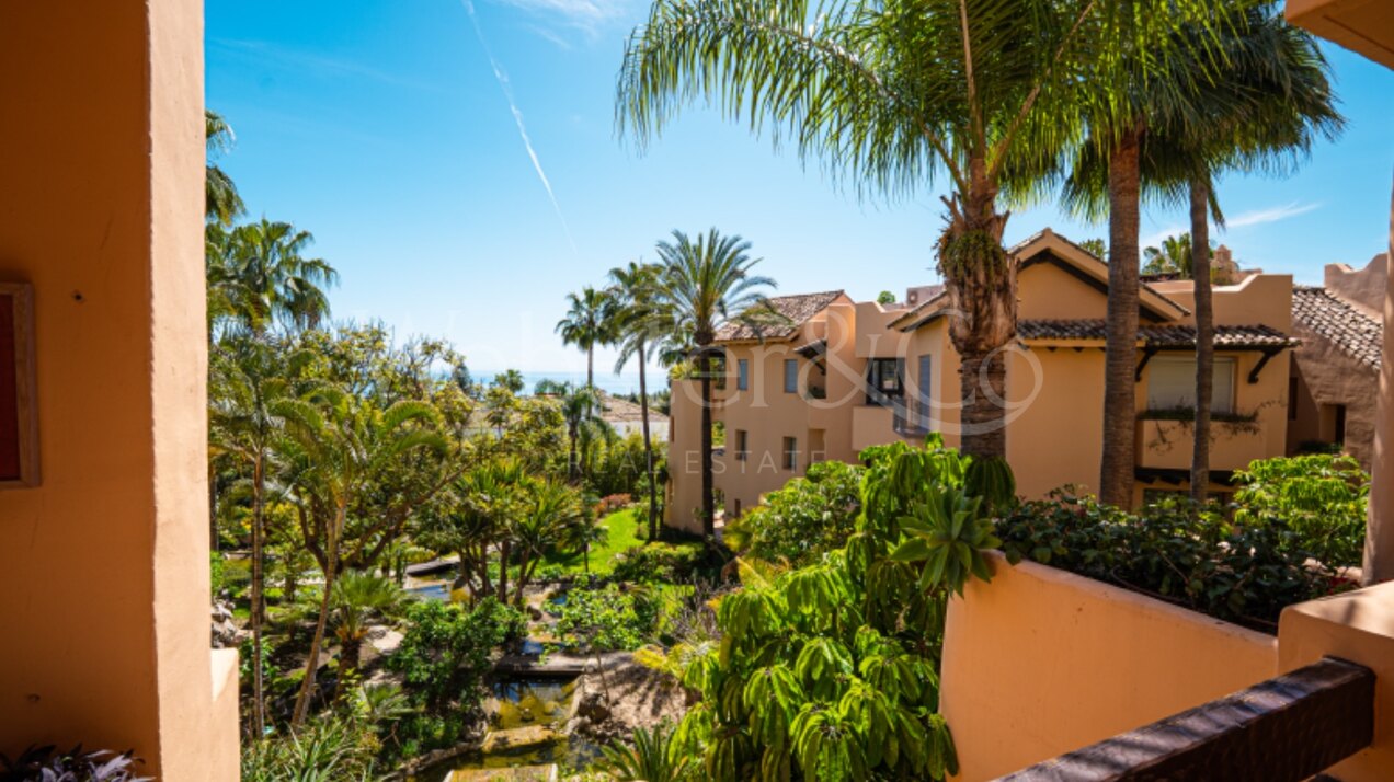 Apartment Mansion Club - Golden Mile Oasis