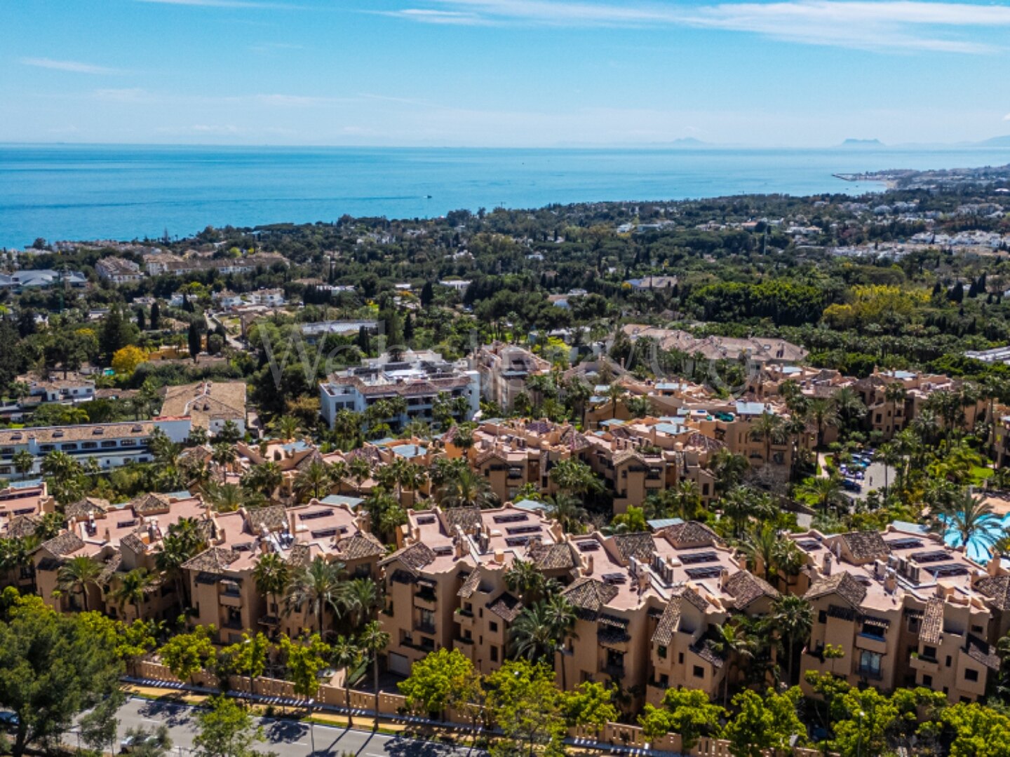 Apartment Mansion Club - Golden Mile Oasis