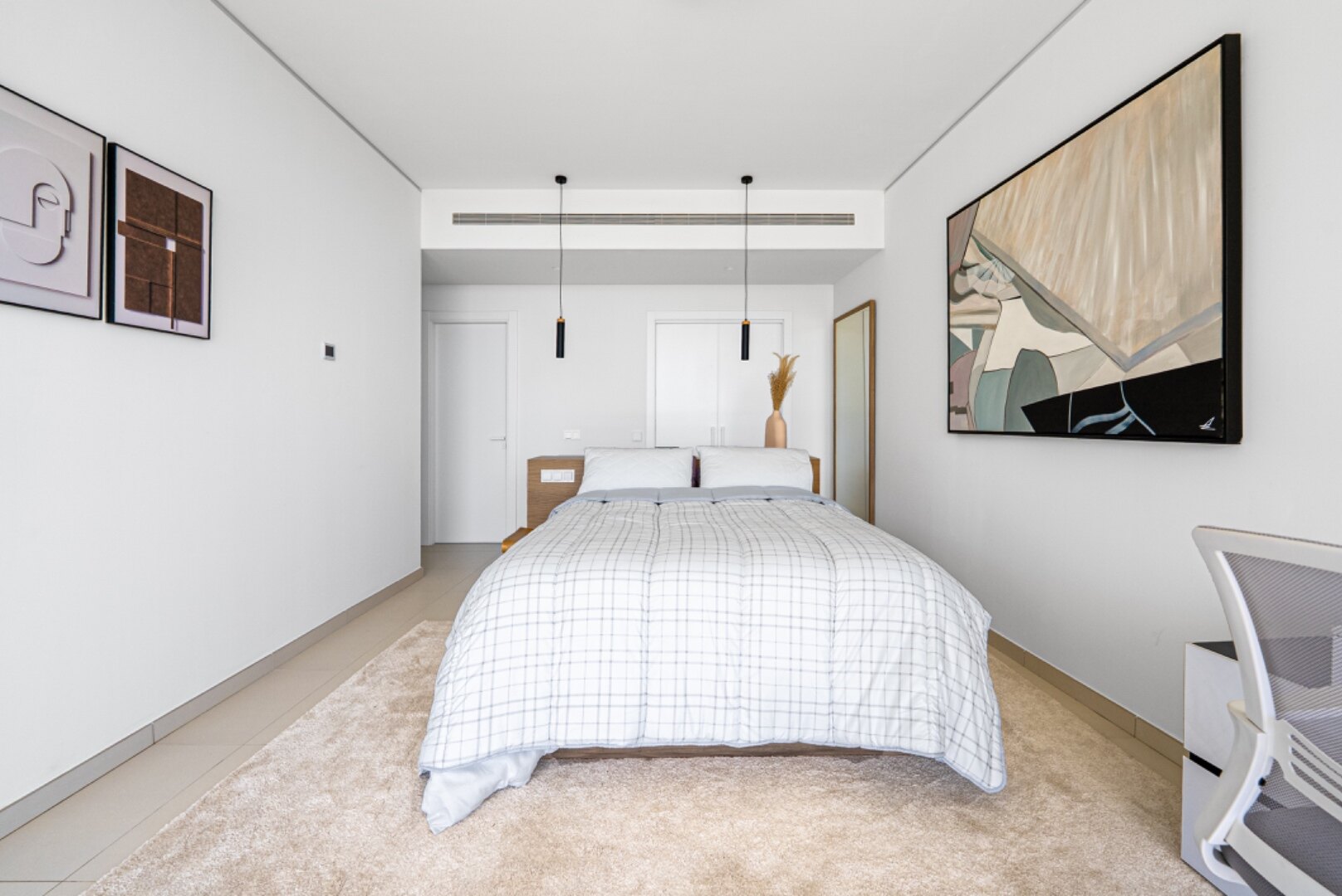 Ground floor 3 bedroom apartment in the heights of Mijas is open, elegant, offering panoramic views
