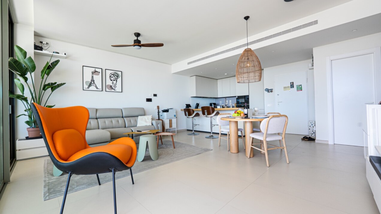 Ground floor 3 bedroom apartment in the heights of Mijas is open, elegant, offering panoramic views
