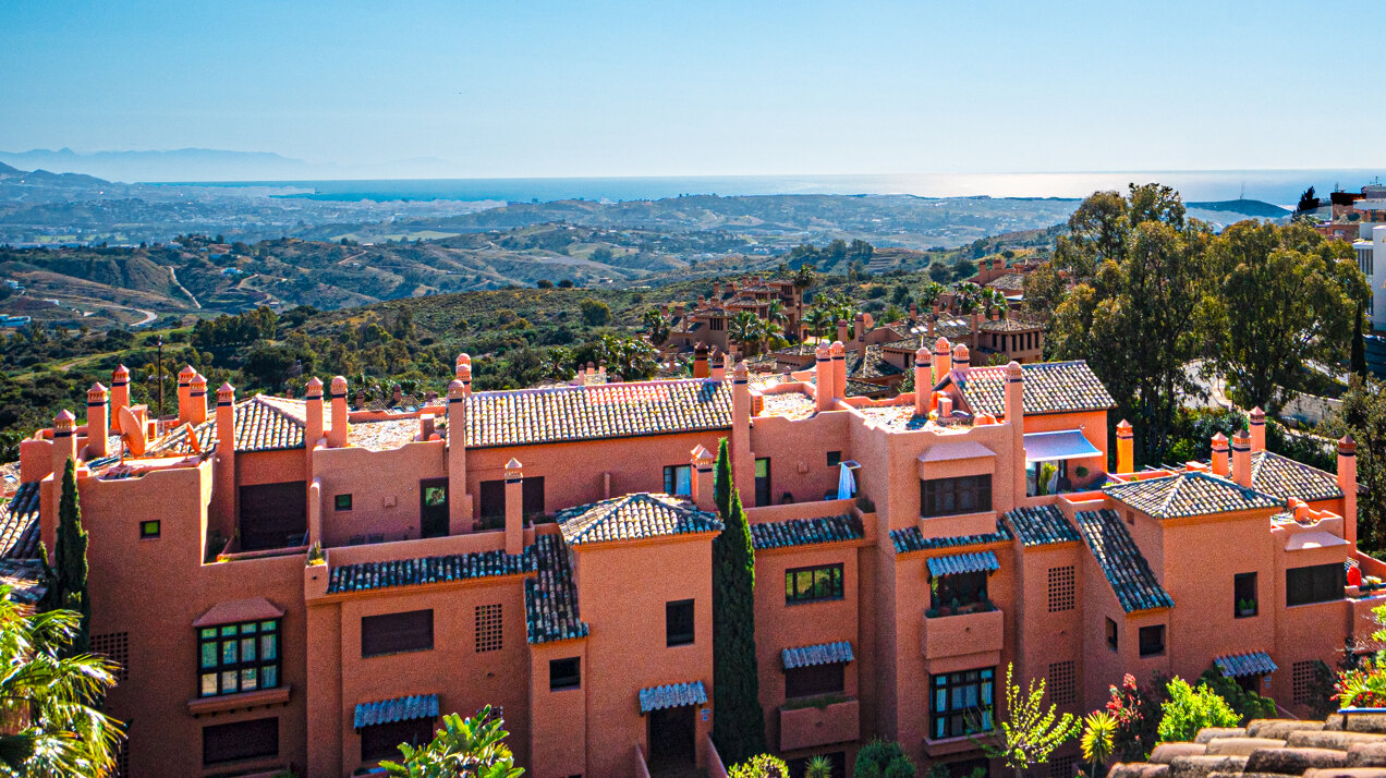Dazzling 3 bedroom duplex penthouse with panoramic views sits within prestigious golf complex