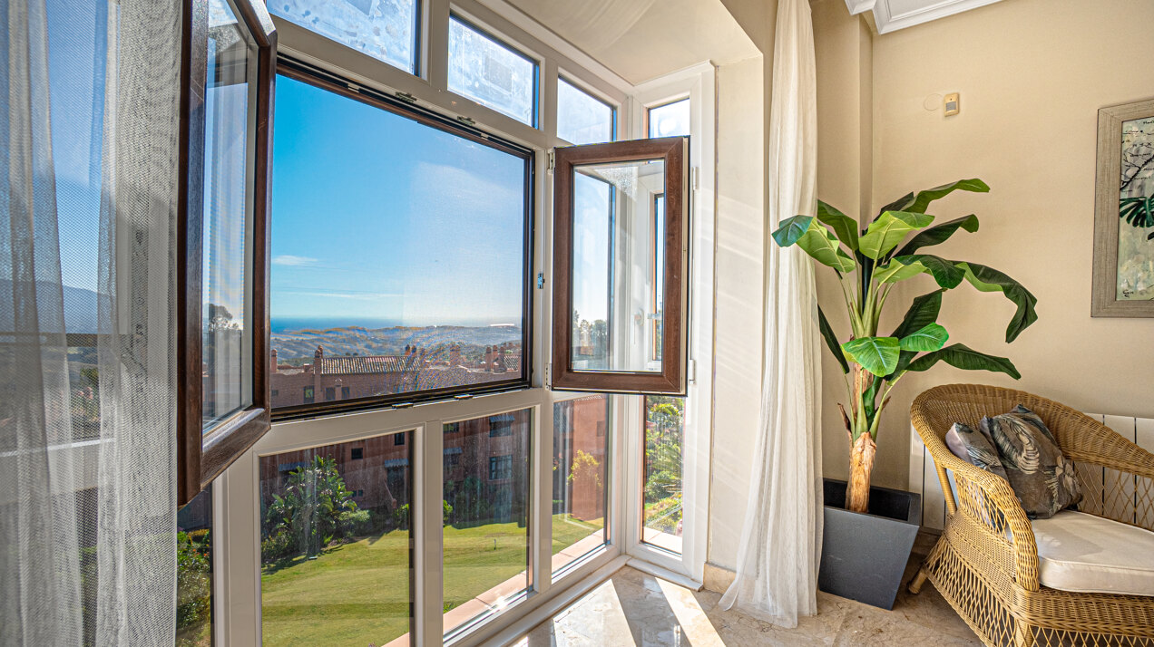 Dazzling 3 bedroom duplex penthouse with panoramic views sits within prestigious golf complex